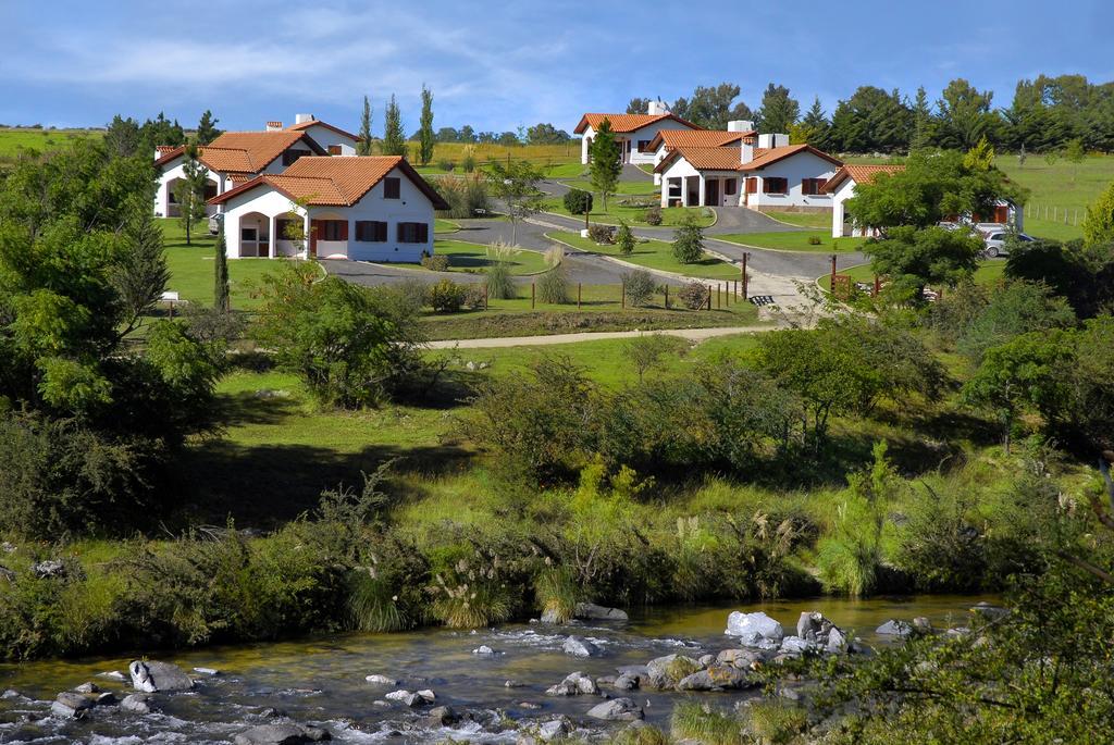 Отель Complejo De Cabanas Llatani Лос-Реартес Экстерьер фото